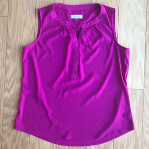 Calvin Klein V-Neck Sleeveless blouse